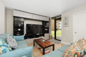 Flat-screen TV - Lovely Ground Floor Condo with Pool - on the Beach! (South Padre Island)