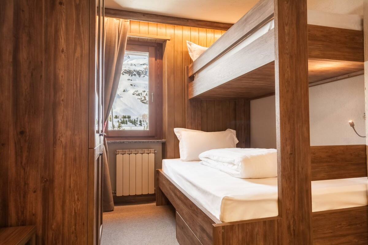 Ropa de cama hipoalergénica, cubrecamas y sistema de insonorización 