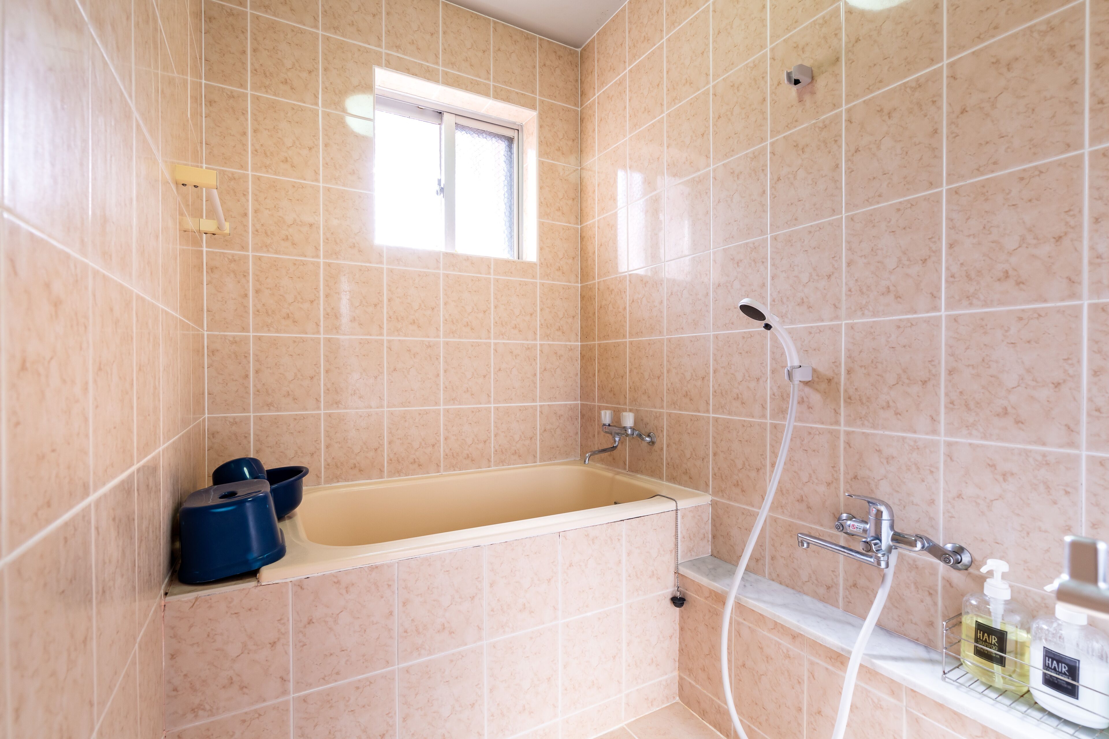 Comfort Apartment, 2 Bedrooms, Non Smoking | Bilik Mandi | Kelengkapan dandanan diri percuma, selipar, tuala disediakan 