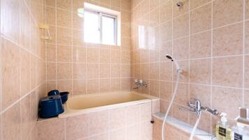 Comfort Apartment, 2 Bedrooms, Non Smoking | Bilik Mandi | Kelengkapan dandanan diri percuma, selipar, tuala disediakan