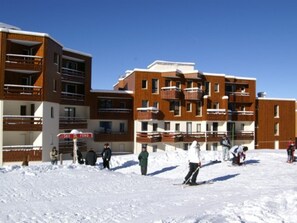 Exterior - 2-room cabin apartment at the foot of the slopes (Les Adrets-Prapoutel)