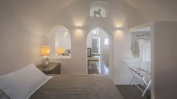 Classic Suite | Pillowtop beds, blackout drapes, soundproofing, free WiFi