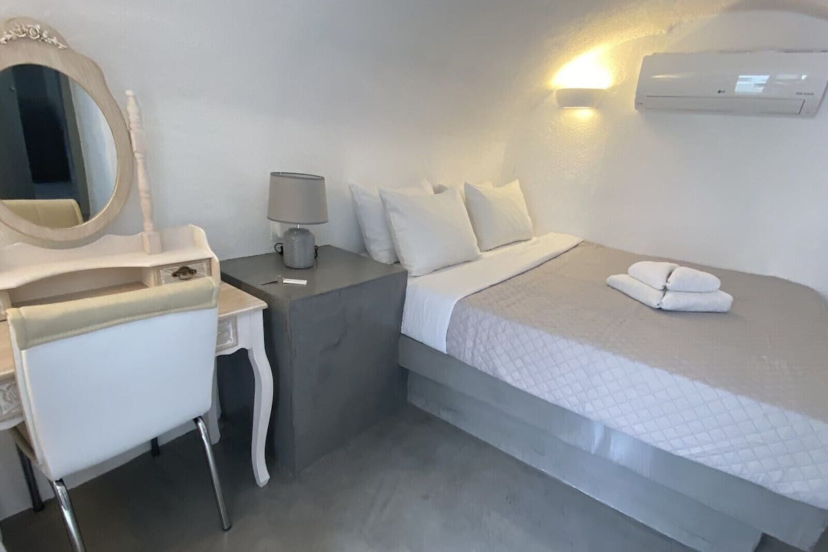 1 bedroom, pillow-top beds, blackout curtains, soundproofing