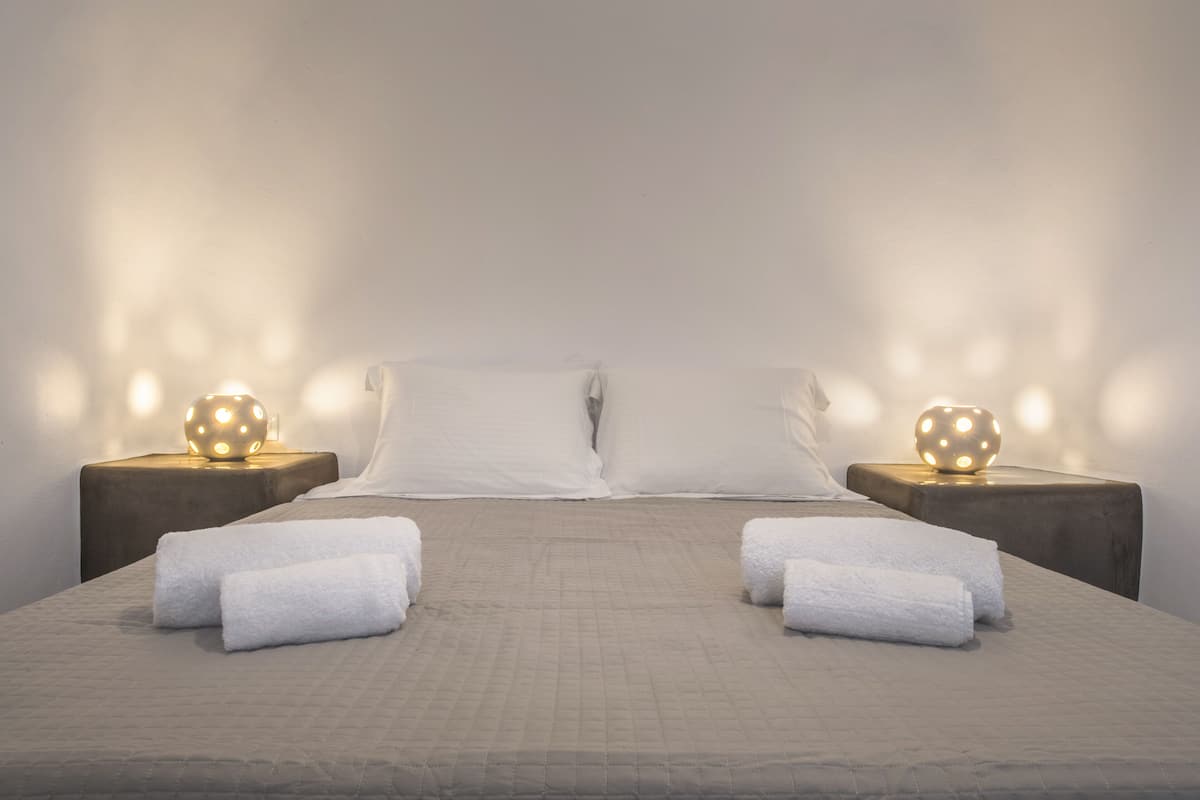 1 bedroom, pillow-top beds, blackout curtains, soundproofing