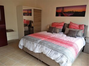 1 bedroom, desk, iron/ironing board, WiFi