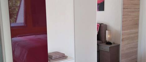 1 bedroom, desk, iron/ironing board, WiFi