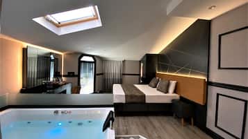 Exclusive Room, Jetted Tub | Egyptian cotton sheets, premium bedding, minibar, in-room safe