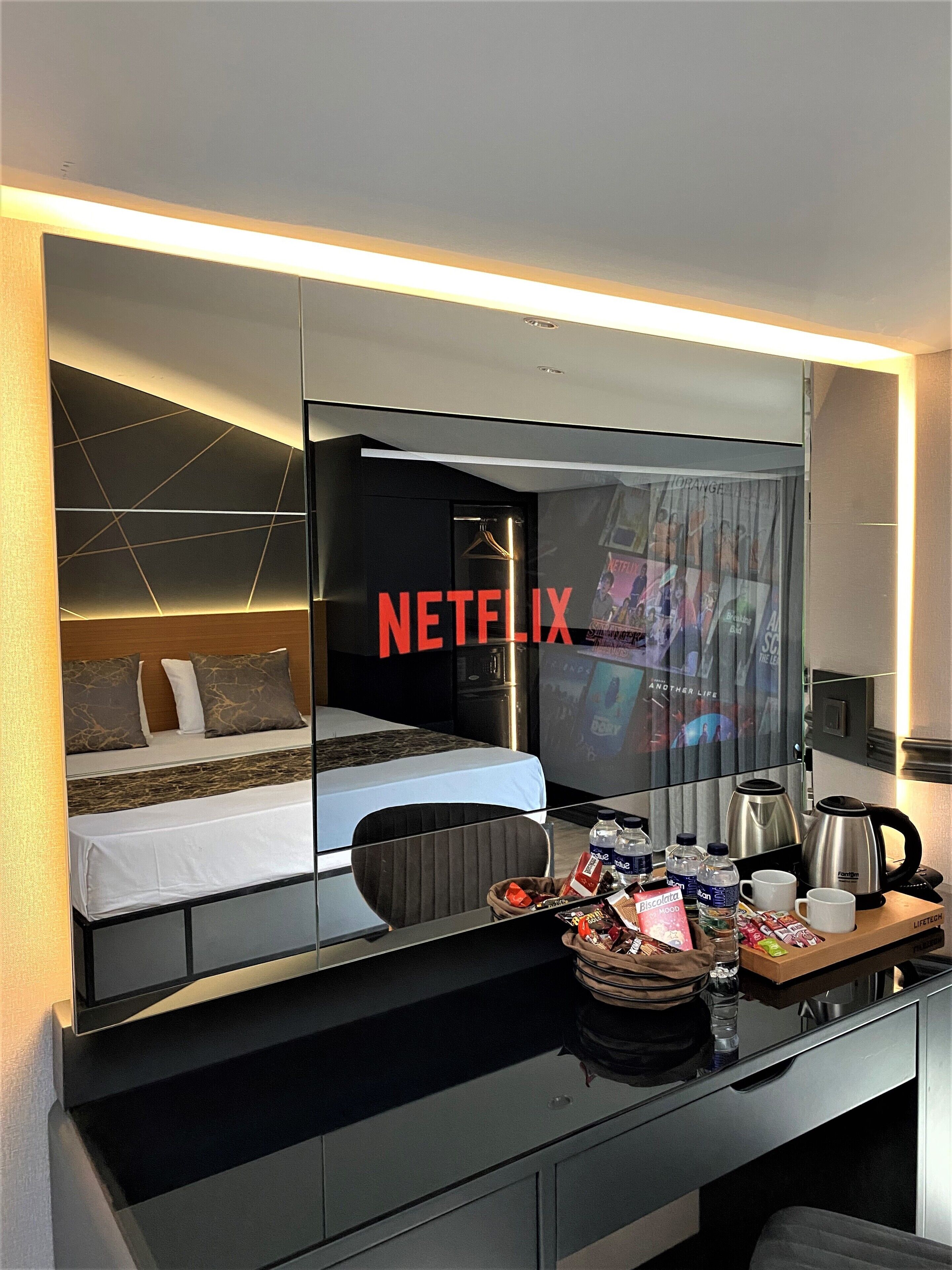 Sábanas de algodón egipcio, ropa de cama de alta calidad y minibar 