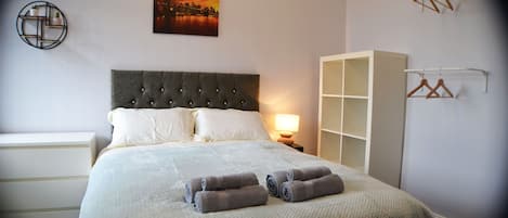 Double Room | Free WiFi, bed sheets