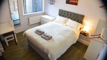 Double Room | Free WiFi, bed sheets