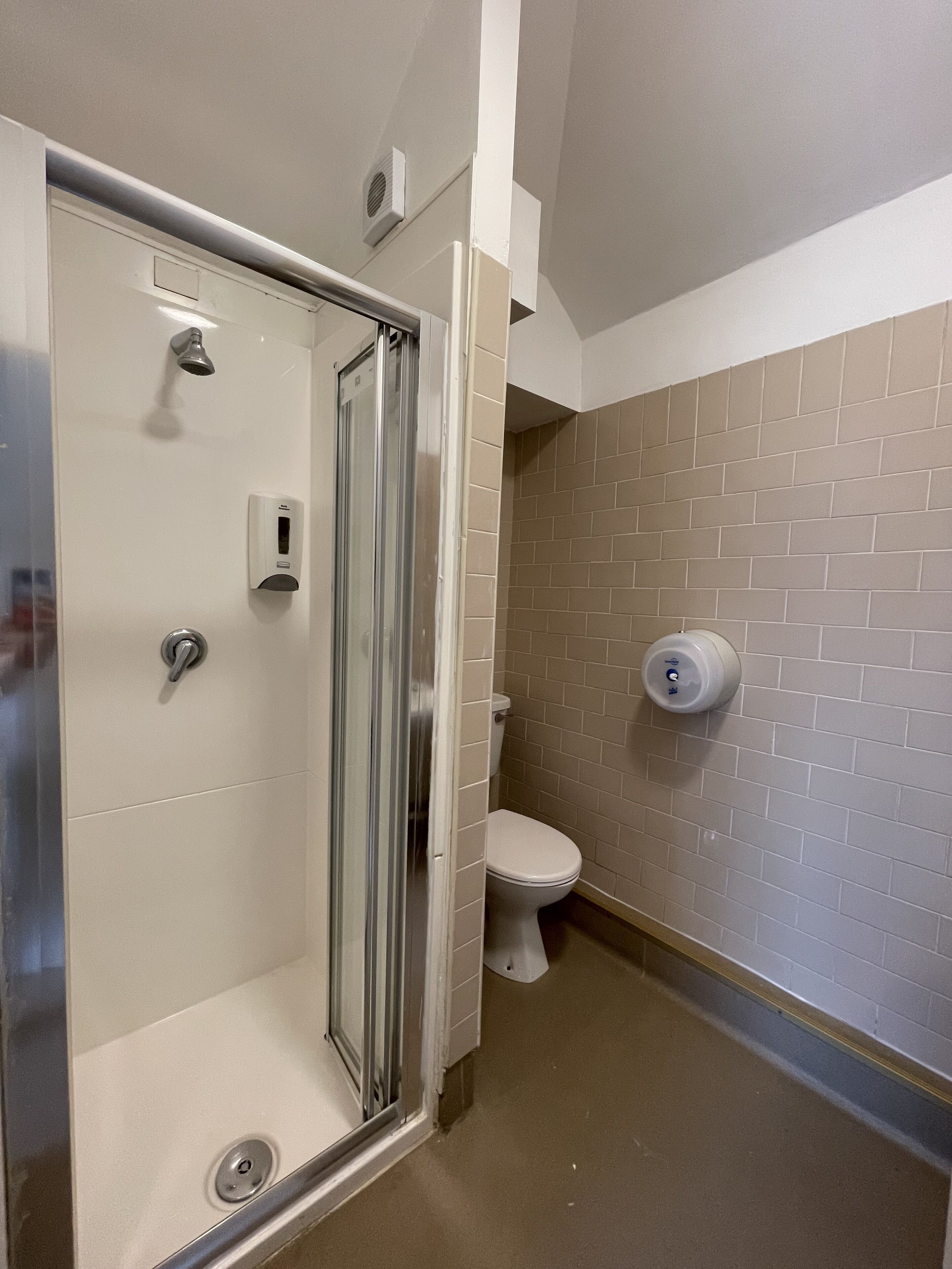 Photo - Leevin Hostel George