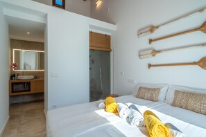 3 slaapkamers, een strijkplank/strijkijzer, reisbedje, gratis wifi