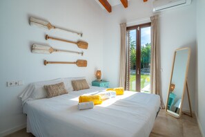 3 bedrooms, iron/ironing board, travel cot, free WiFi