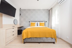 1 bedroom, iron/ironing board, free WiFi, bed sheets