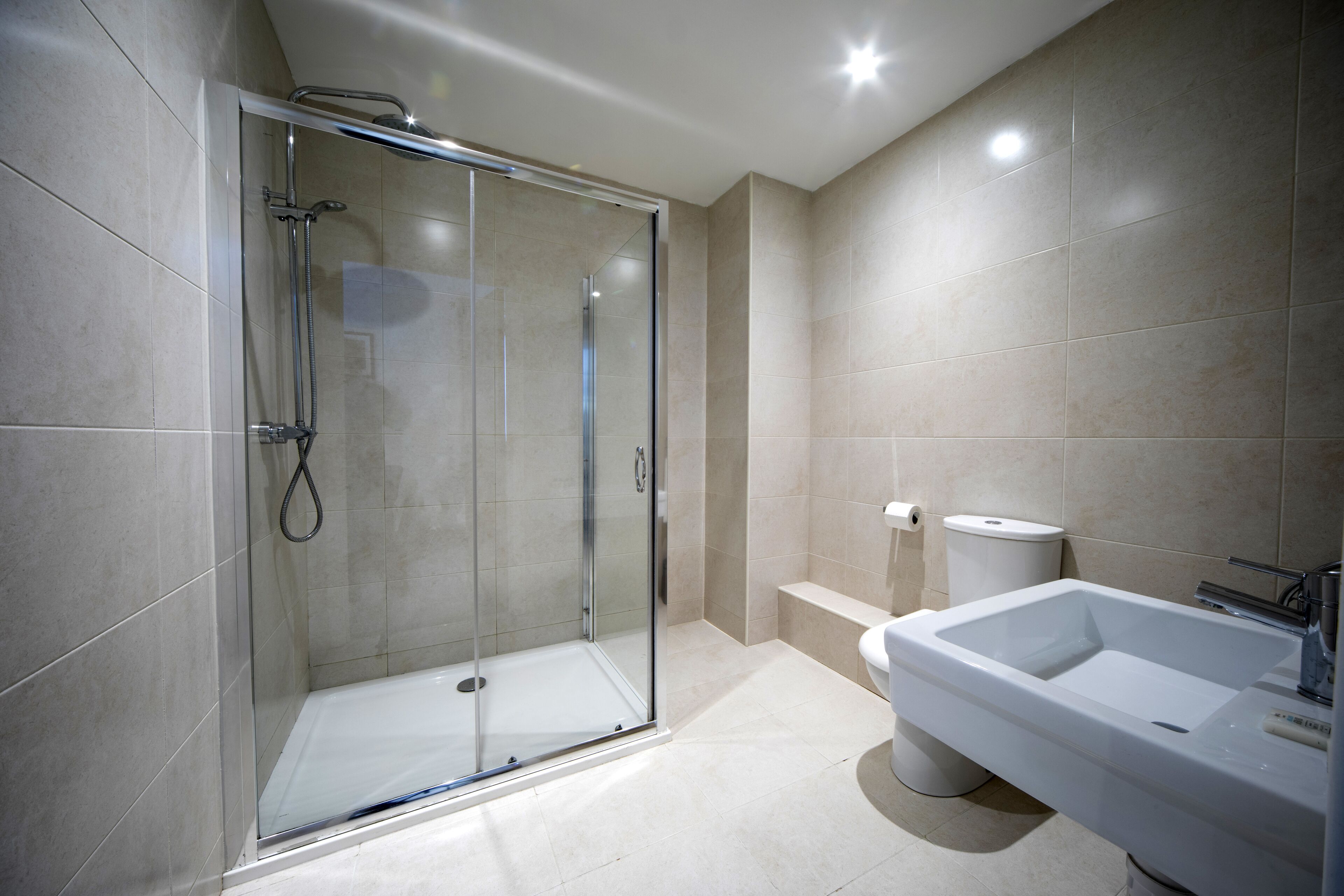 Stúdíóíbúð | Baðherbergi | Baðker með sturtu, regnsturtuhaus, snyrtivörur án endurgjalds