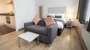 Studio | 2 bedrooms, hypo-allergenic bedding, desk, laptop workspace