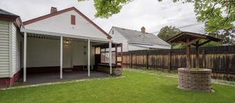 Charming cozy cottage on historic numbered streets