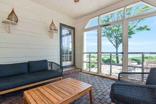 Straitsmouth Cove: Oceanfront Rockport Grandeur