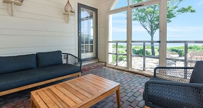 Straitsmouth Cove: Oceanfront Rockport Grandeur
