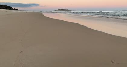 Conjola Inn-Let - with SUP's canoe & bikes for two..