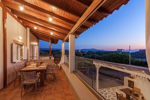 Outdoor dining - Villa Chrysalida, peaceful home with scenic views! (Skaleta)