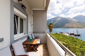 Terrace/patio - Ocean Dream, a 2 bedroom apt on the beach! (Rethymno)