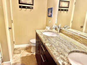Duschwanne, Whirlpool, Haartrockner, Bidet