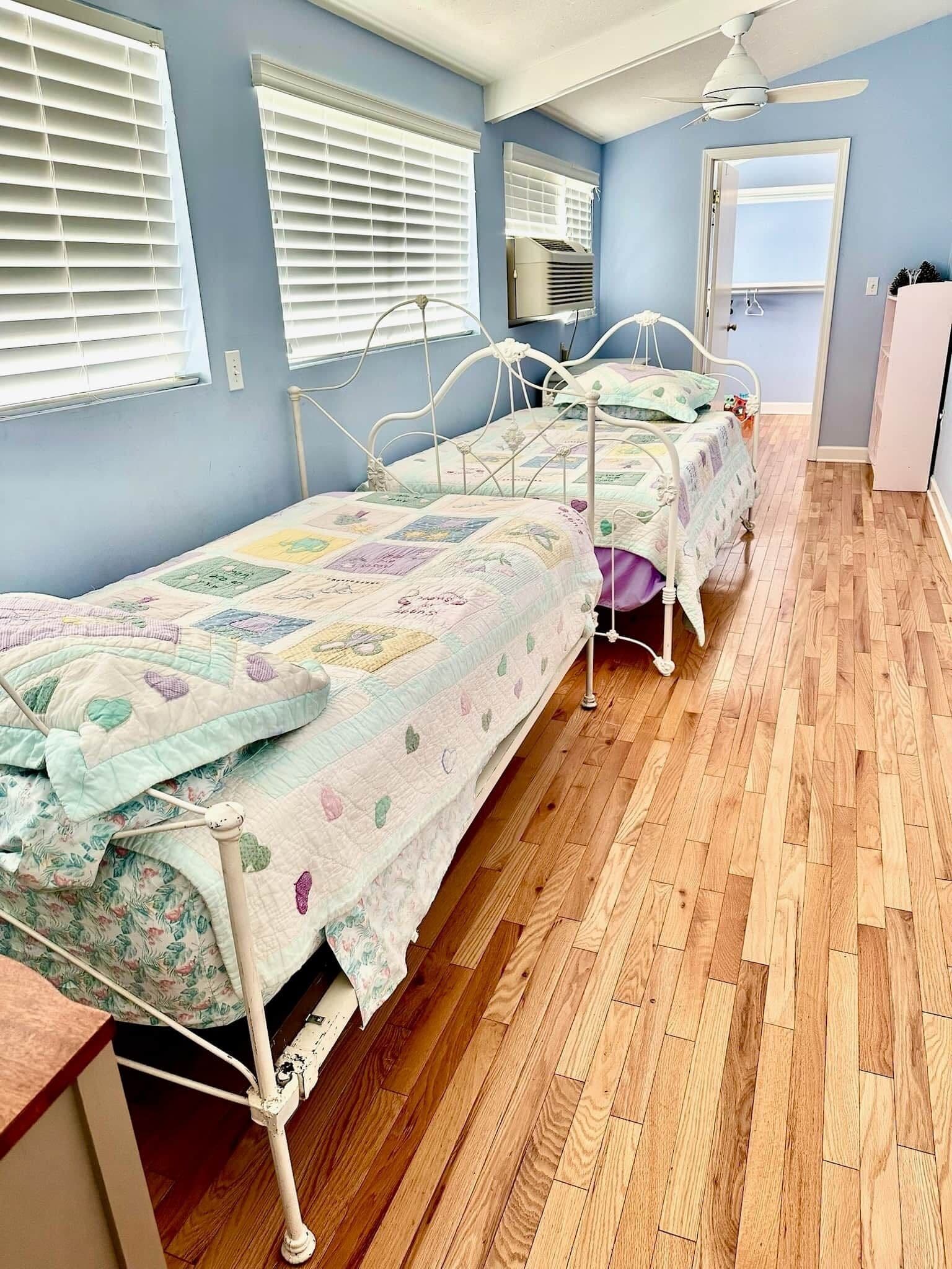 10 bedrooms, desk, iron/ironing board, free WiFi