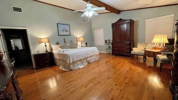 10 quartos, ferros/tábuas de passar roupa, Wi-Fi, roupa de cama