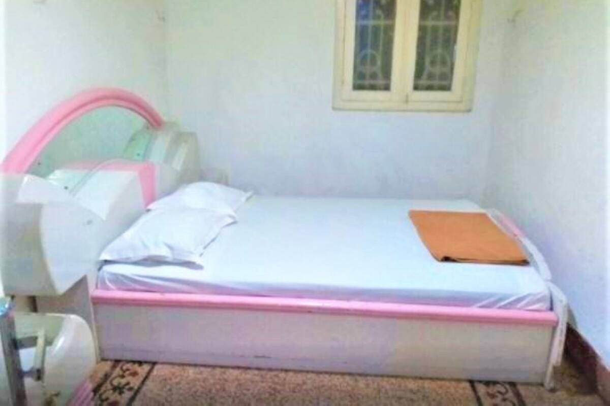 1 bedroom, desk, free WiFi, bed sheets