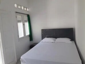 Desk, free WiFi, bed sheets