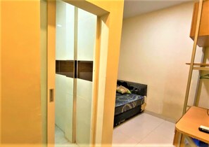 Kamar Standar | Meja kerja, Wi-Fi gratis, dan seprai linen