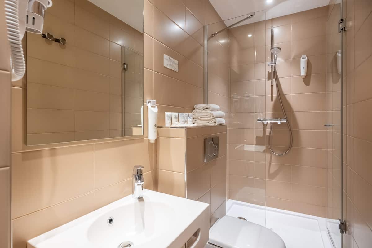 In-room safe, desk, laptop workspace, soundproofing
