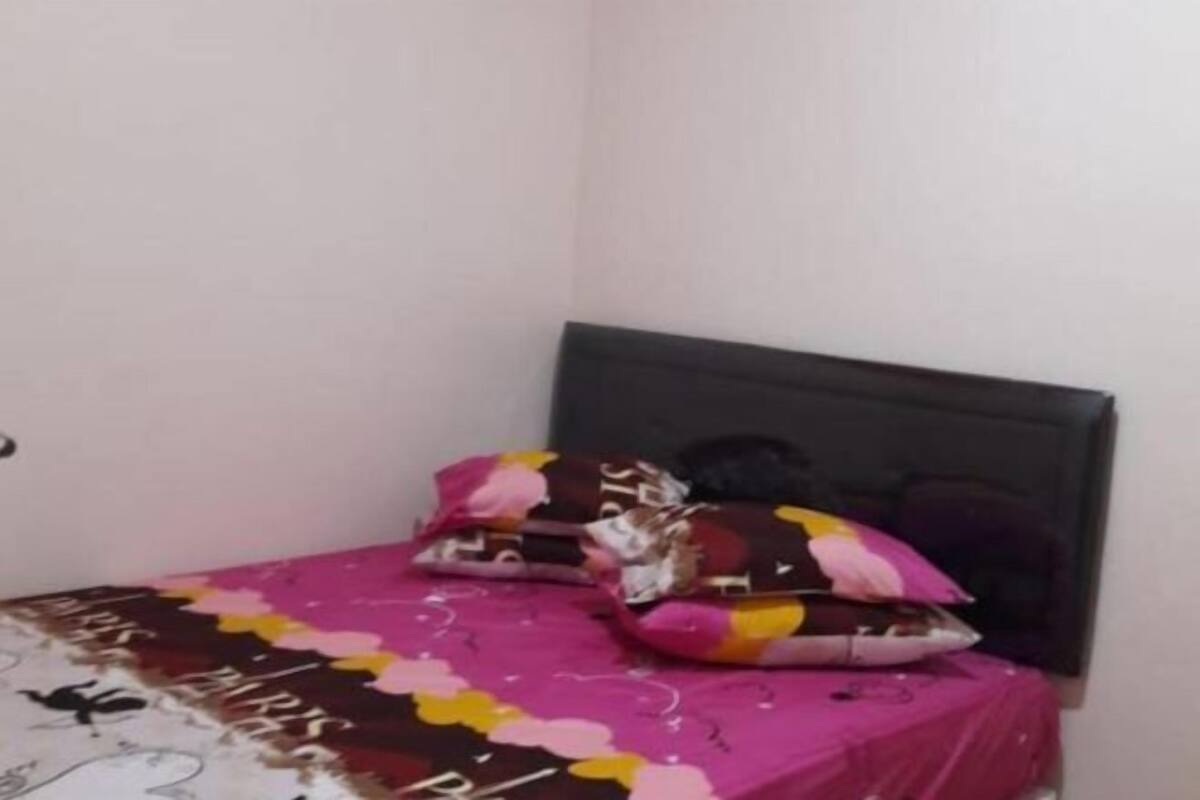 WiFi (free), bed sheets