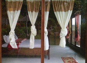 Free WiFi, bed sheets - Batur Green Lakeview in Kintamani Bali (Kintamani)