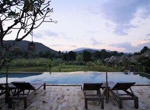 Outdoor dining - Hideaway (Hang Dong)
