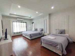 Villa, 5 Bedrooms | 5 bedrooms, free WiFi - Lan House Pool Villa (Chiang Mai)