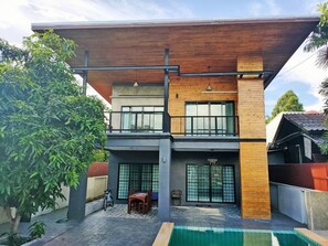 Front of property - Lan House Pool Villa (Chiang Mai)