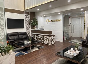 Lobby sitting area - The Moon Hotel 2 (Ho Chi Minh City)