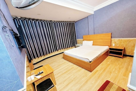 Deluxe Room | Laptop workspace, free WiFi, bed sheets