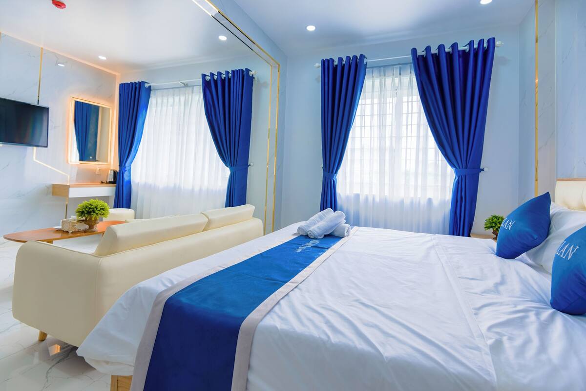 Minibar, bureau, Wi-Fi gratuit, draps fournis