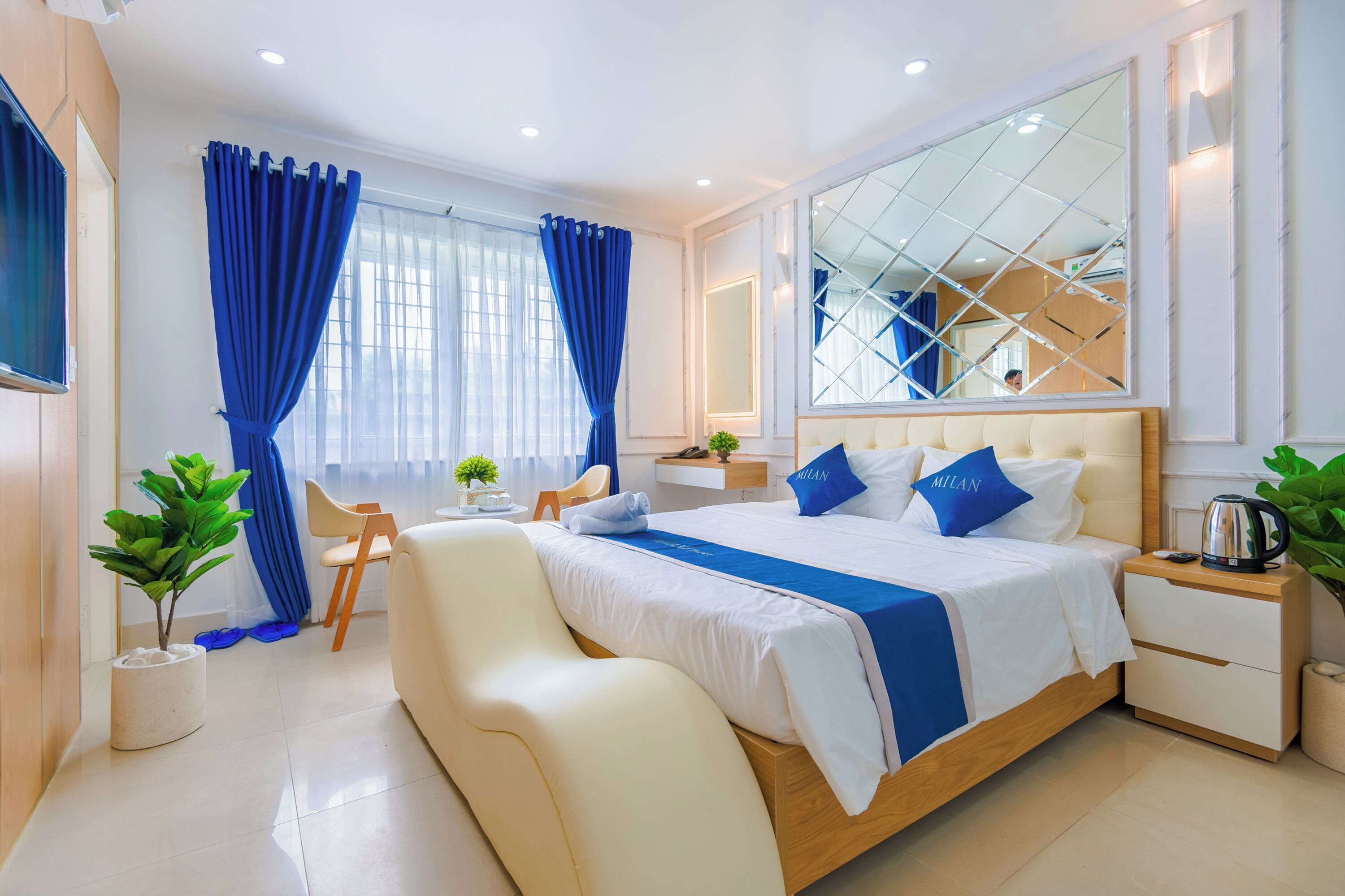 Minibar, bureau, Wi-Fi gratuit, draps fournis