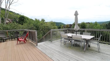 Chalet, 4 Bedrooms | Balcony