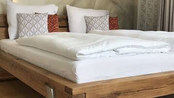 3 bedrooms, iron/ironing board, travel crib, free WiFi