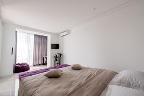 1 bedroom, iron/ironing board, WiFi, bed sheets - OneDay Chortkiv (Chortkiv)