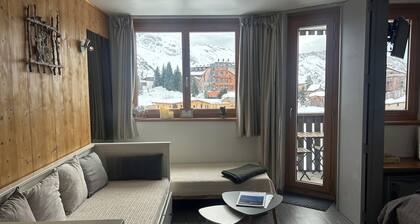 Center station (Intrêts 2), comfortable 2 rooms/4 pers., superb view.