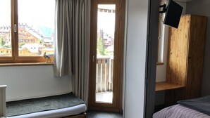 1 多间卧室、办公桌、免费 WiFi、床单