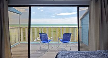 Beach Front and Walking Distance to Village