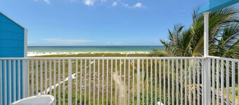 *** FULLY UPDATED *** On the Beach, Walk to Village, Watch the Sunsets from Balcony