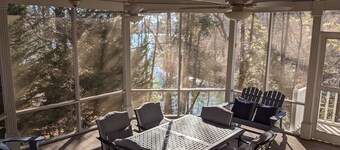 6 Bedrooms and 3 docks on a Lake Hartwell cove, 3 miles from Clemson by water.